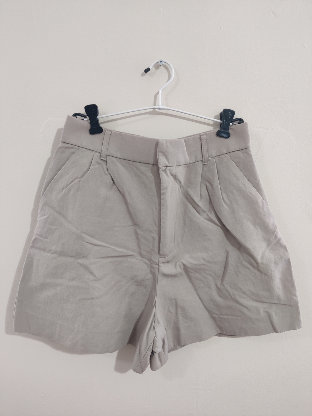 Zara Light Taupe Pleated High-Waist Women's Shorts